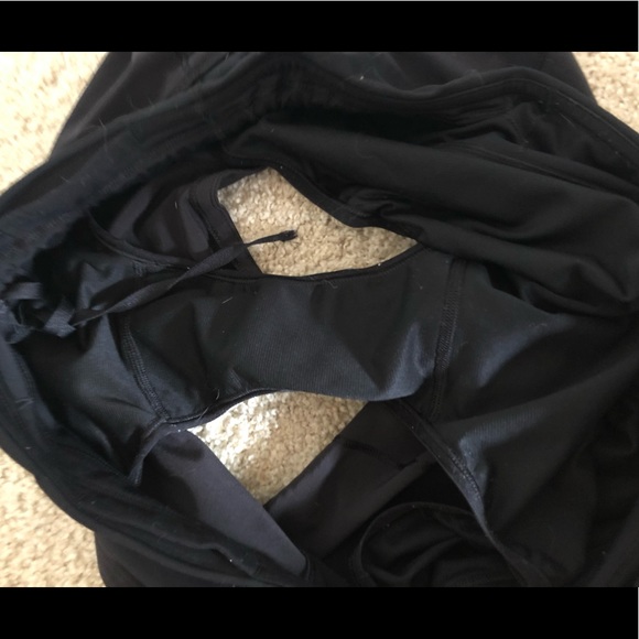 ‼️SOLD on Ⓜ️‼️ Lululemon Speed Up shorts in black - Picture 3 of 9